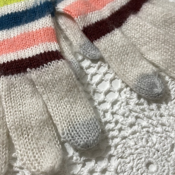 New with tags! GAP Smartphone Gloves 🧤 🧤 - Picture 2 of 6
